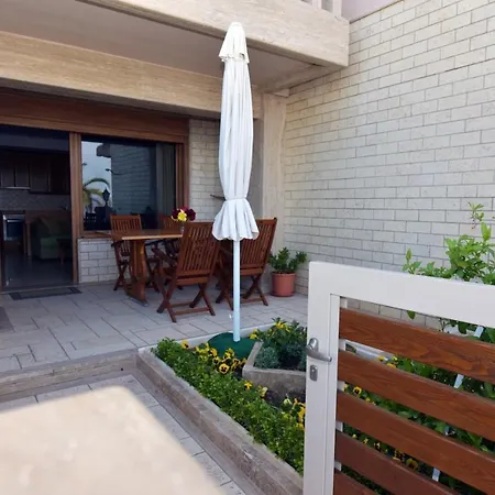 Camellia Beachfront House Potidea Διαμέρισμα *