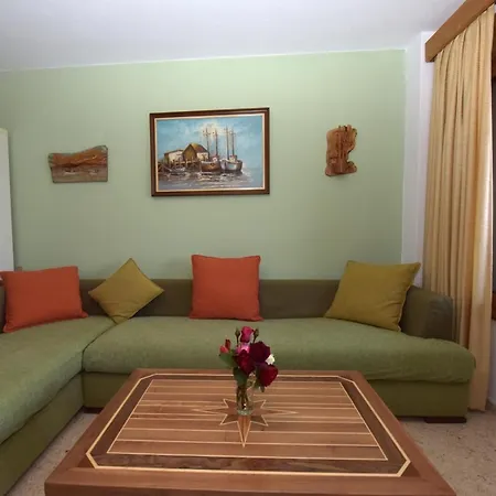 Camellia Beachfront House Potidea Apartment *