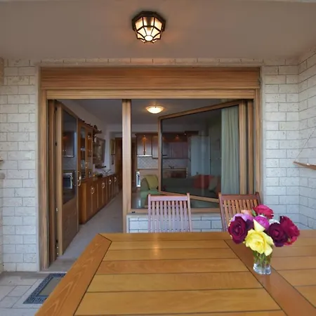 Camellia Beachfront House Potidea *